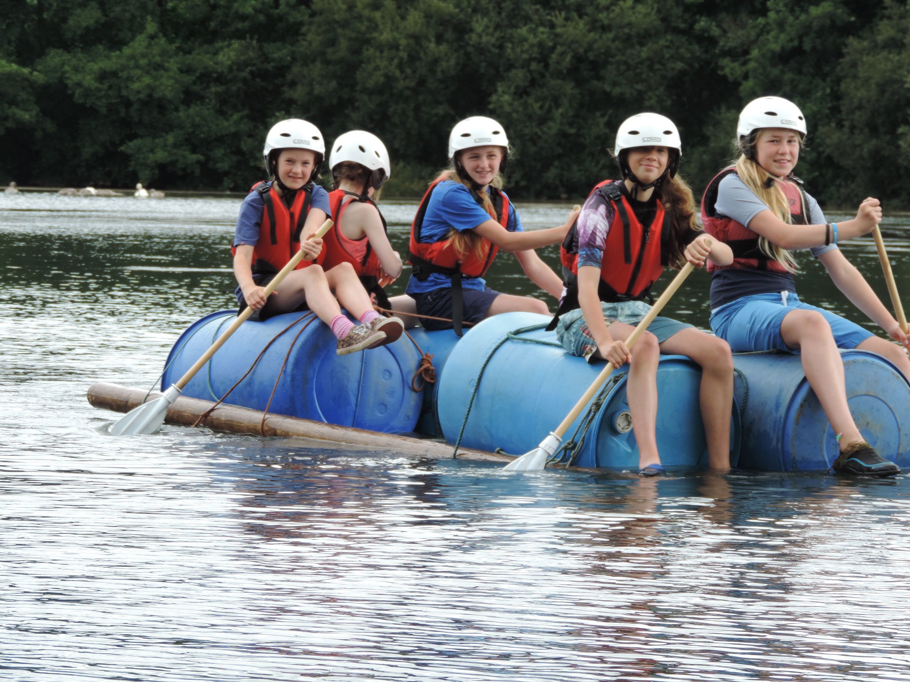 Guides water rafting